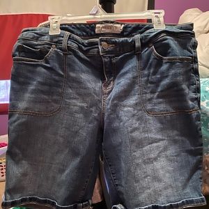 Torrid Bermuda Jean Shorts size 18